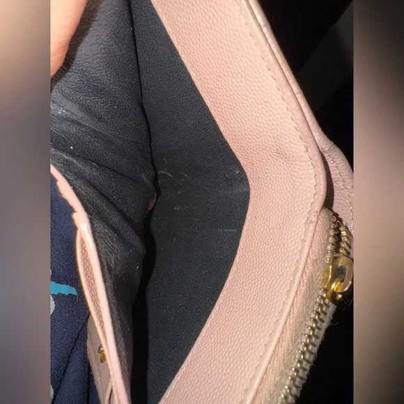 ✨Host Pick✨ Yves Saint Laurent Preloved Pale pink Quilted bifold Leather Wallet - Picture 9 of 15